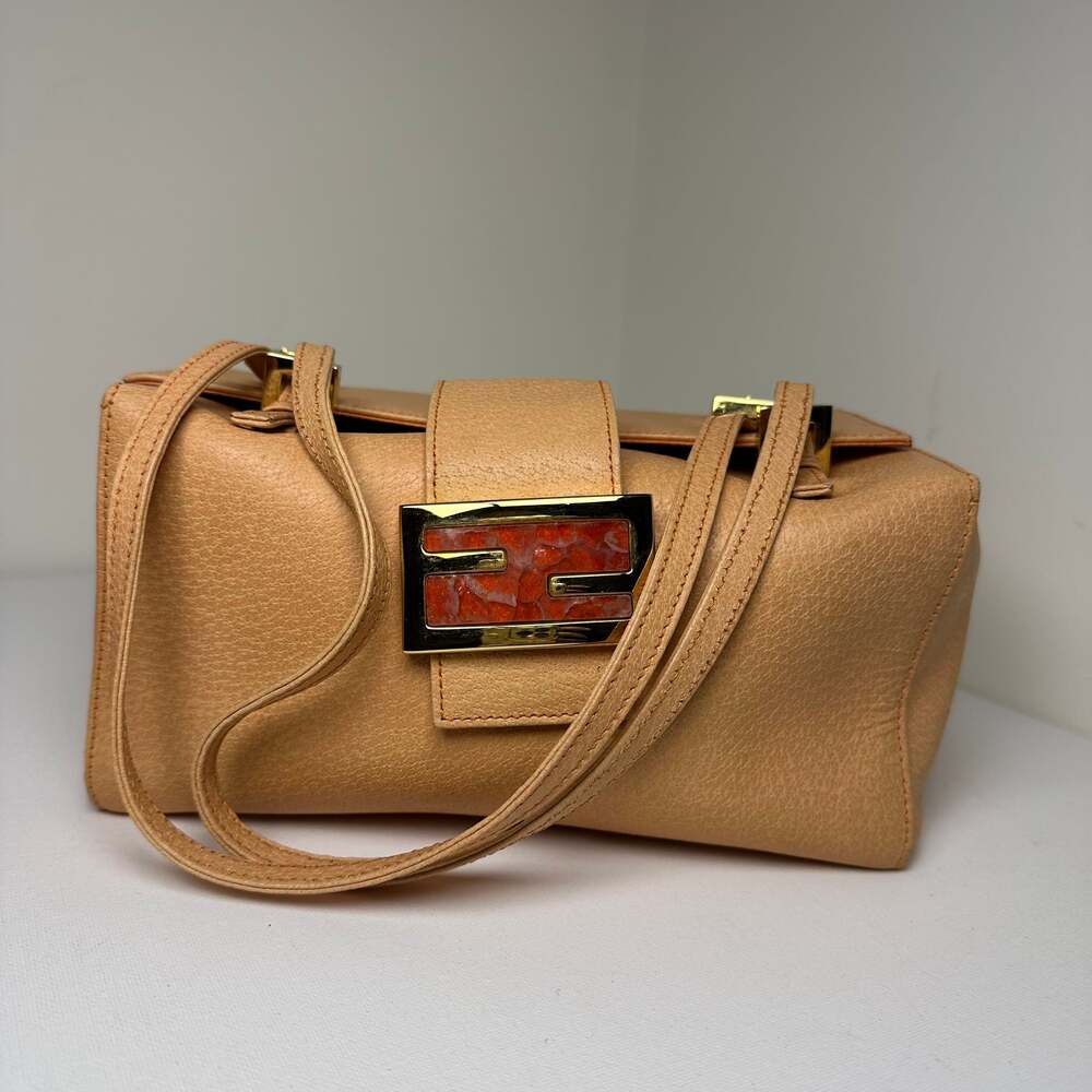 Bolso de hombro Fendi Mamma Baguette de cuero rosa ref.1597905 -